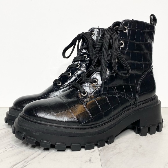 New! Schutz Chunky Lug Sole Lace Up Croc Embossed Leather Boot 6B - Picture 1 of 12